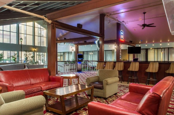 Ramada by Wyndham Shreveport Airport Main image